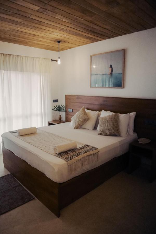 Hotel New- Gitano Surf Beachfront Ahangama Extérieur photo